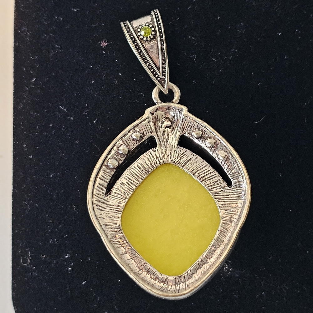 Large Costume Silver Tone Green Rhinestone and Large Green Center Stone Pendant - Picture 4 of 5